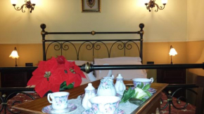 Отель Hotel PIGNATELLI Napoli  Неаполь